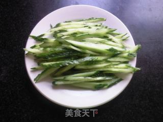 黄瓜鸡蛋拌粉丝的做法步骤：1