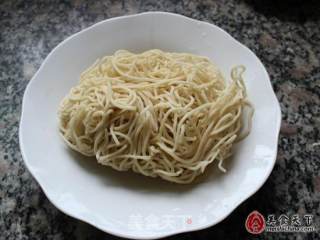 酱油炒面的做法步骤：1