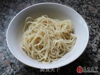 酱油炒面的做法步骤：4