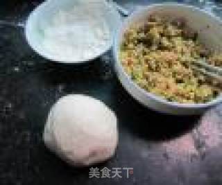 模具压饼---心心饼的做法步骤：1