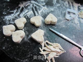 模具压饼---心心饼的做法步骤：6