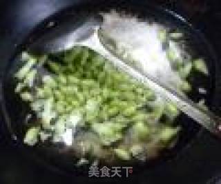 酸带豆炒毛豆的做法步骤：4
