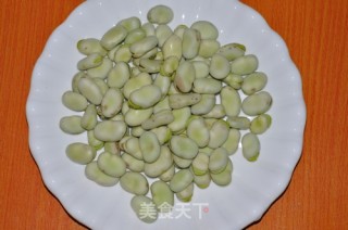 培根炒蚕豆的做法步骤：1