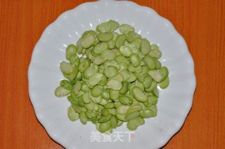 培根炒蚕豆的做法步骤：2