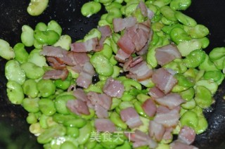 培根炒蚕豆的做法步骤：10