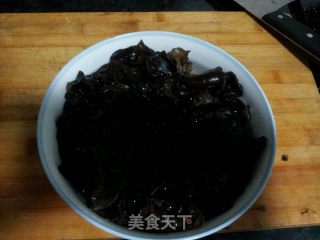 野山椒拌木耳的做法步骤：4