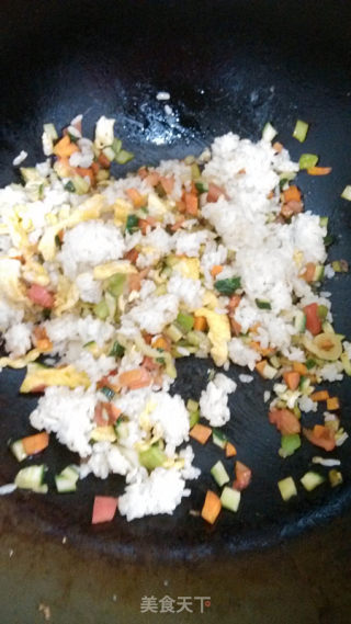 蛋炒饭的做法步骤：6