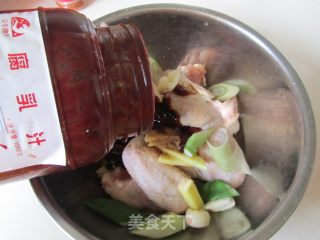 腐乳香烤鸡翅的做法步骤：2