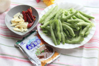 干煸四季豆的做法步骤：1
