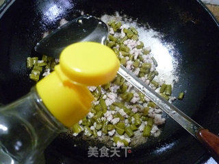 肉末炒酸带豆的做法步骤：6