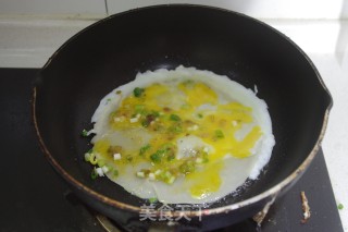 香肠蛋饼的做法步骤：9