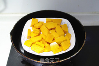 幸福像花儿一样--樱花南瓜面片的做法步骤：2
