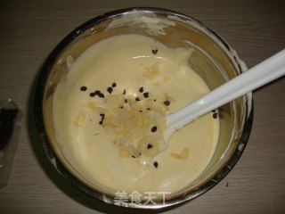 【杯装香草奶油戚风】----冰淇淋般的诱惑的做法步骤：4