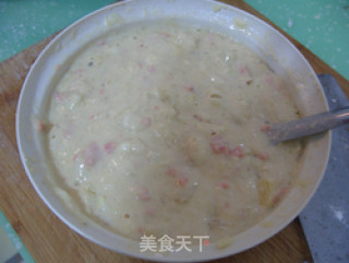 卡卡妈家的家常菜----土豆虾仁火腿饼的做法步骤：2