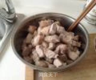 香菇红烧肉的做法步骤：1