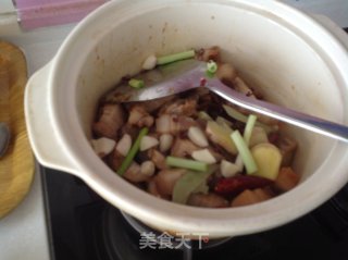 香菇红烧肉的做法步骤：5