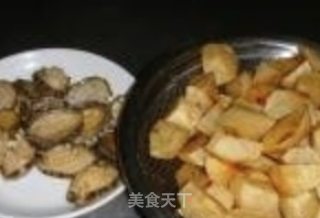 鲍鱼烧土豆的做法步骤：3