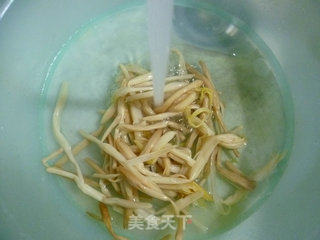 黄花菜茭白烧烤麸的做法步骤：5