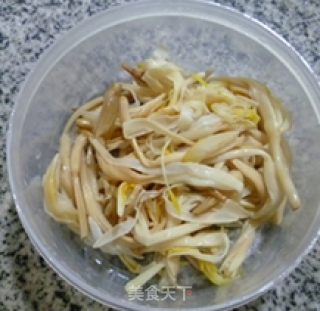 黄花菜茭白烧烤麸的做法步骤：6