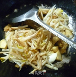 黄花菜茭白烧烤麸的做法步骤：13