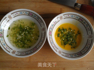 双色蛋饼的做法步骤：2