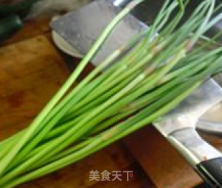 小清新----腌蒜苔的做法步骤：1
