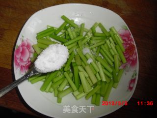 小清新----腌蒜苔的做法步骤：3