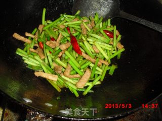 蒜薹炒肉的做法步骤：6