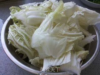 醋溜白菜的做法步骤：1