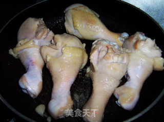 经典家常菜----红烧鸡腿的做法步骤：3