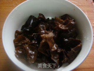 家常爆炒猪肝的做法步骤：3
