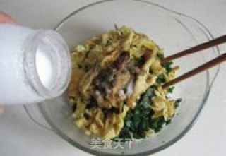 韭菜春卷的做法步骤：7