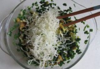 韭菜春卷的做法步骤：8