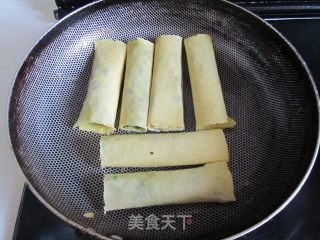 韭菜春卷的做法步骤：11