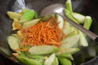 虫草花炒丝瓜的做法步骤：6