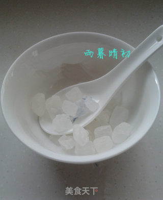 【营养滋补】枸杞银耳羹的做法步骤：2