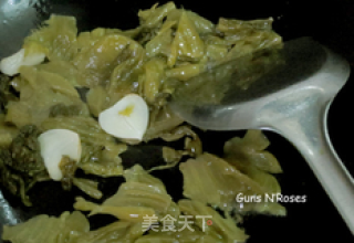 酸菜苦笋汤的做法步骤：4