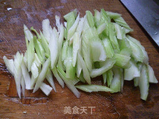 香干炒西芹的做法步骤：4