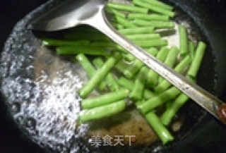 黄花菜炒梅豆的做法步骤：7