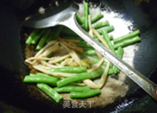 黄花菜炒梅豆的做法步骤：9