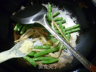 黄花菜炒梅豆的做法步骤：11