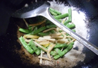 黄花菜炒梅豆的做法步骤：12
