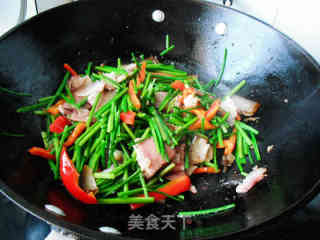韭苔炒腊肉的做法步骤：7