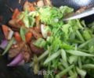 回锅肉的做法步骤：3