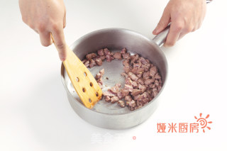 牛人不怕火炼-剁椒蒜苔炒牛肉的做法步骤：2