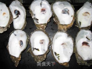 沙拉酱烤生蚝的做法步骤：2