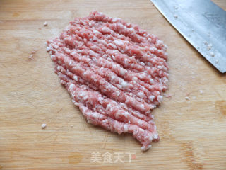 糖醋丸子的做法步骤：1
