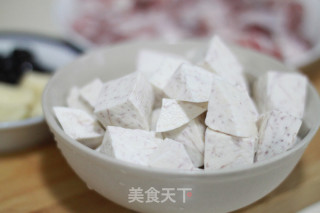 豉香芋头蒸排骨的做法步骤：2