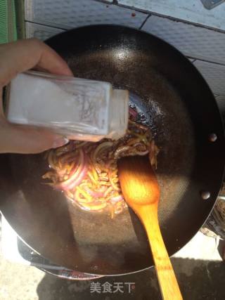 辣椒肉丝炒面的做法步骤：11
