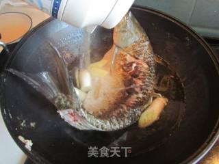湖乡豆腐炖鱼的做法步骤：8